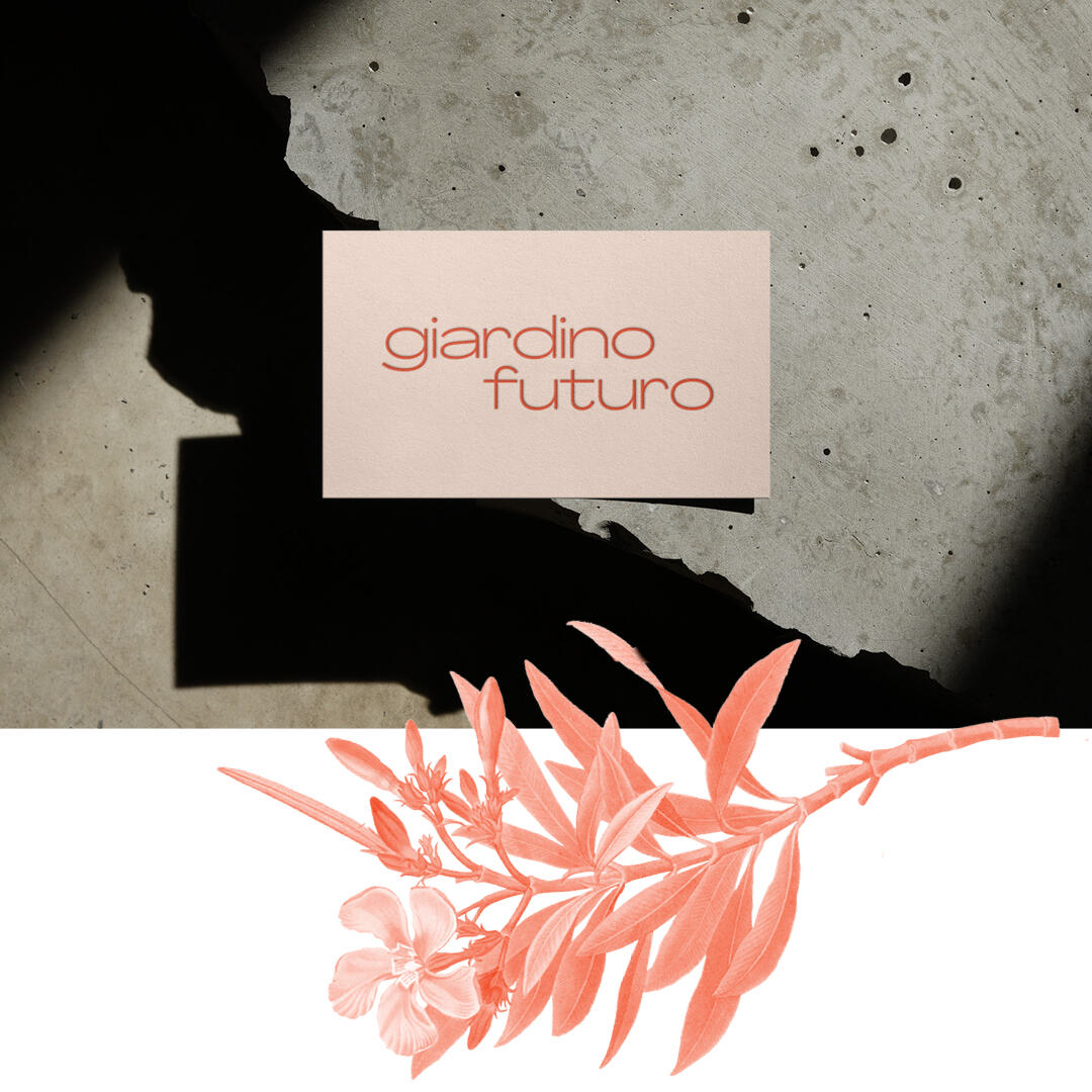 Collage aus einem Foto einer apricot-farbenen Visitenkarte mit dem Schriftzug „Giardino Futuro“ aufgedruckt auf einem Natursteinbruchstück und der apricot eingefärbten Illustration einer Pflanze mit minimalistischer Ästhetik, vor einem hellen, neutralen Hintergrund.